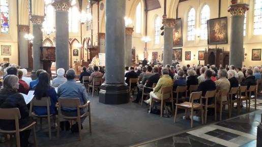 21.04.2019: Paasmis in de Sint-Amanduskerk te Uitkerke